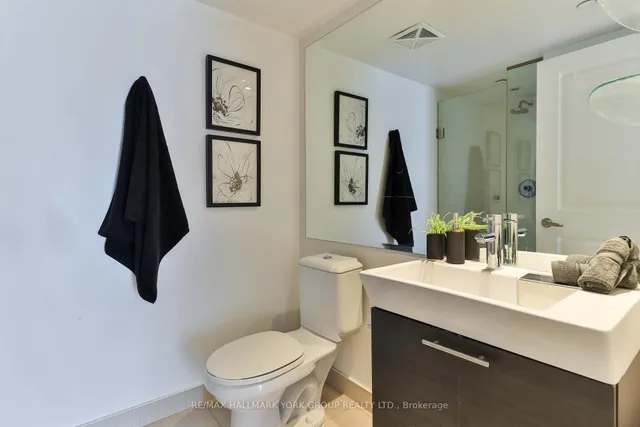 Additional image 17 of 386 Yonge St Unit 1607