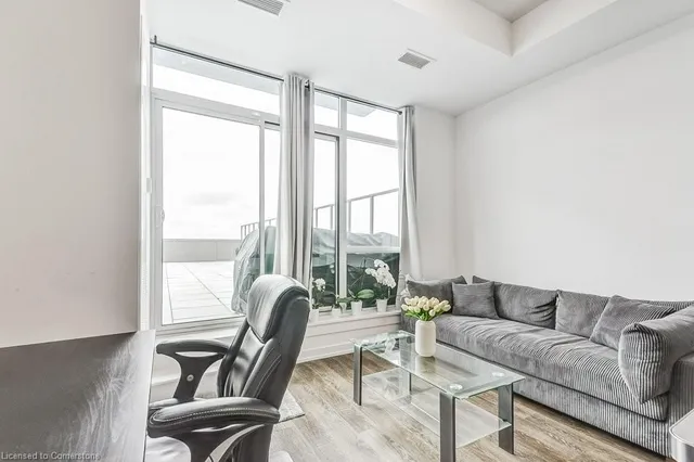 Additional image 19 of 450 Dundas St Unit 520