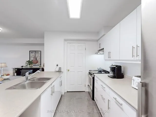 Additional image 15 of 101 Subway Cres Unit 912