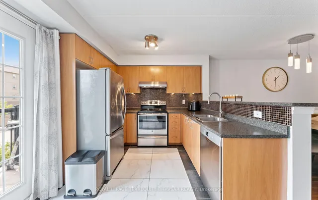 Additional image 16 of 1340 Main St Unit 202