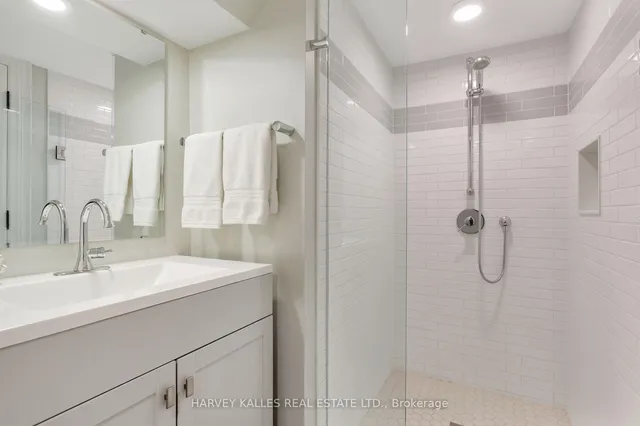 Additional image 38 of 4673 Dundas St