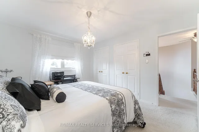 Additional image 33 of 41 Christie Dr