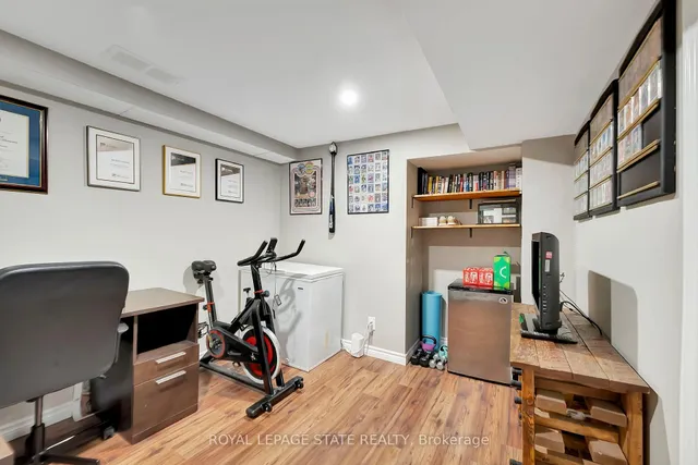 Additional image 36 of 41 Yeoville Crt