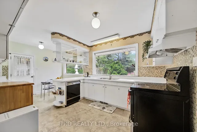 Additional image 15 of 2 Aylesbury Rd