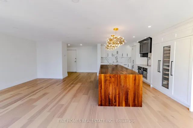 Additional image 18 of 55 Harbour Sq Unit 3213