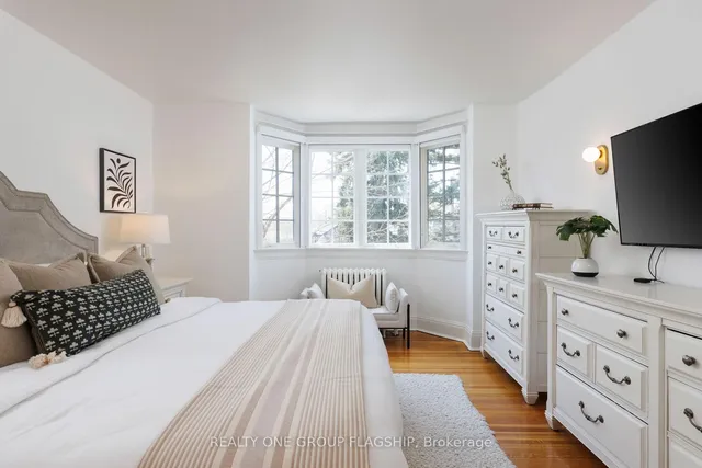 Additional image 29 of 69 Victoria Park Ave