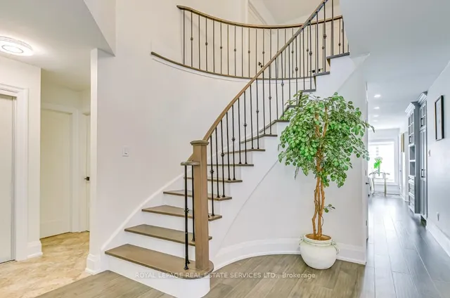 Additional image 17 of 1097 Grandeur Cres