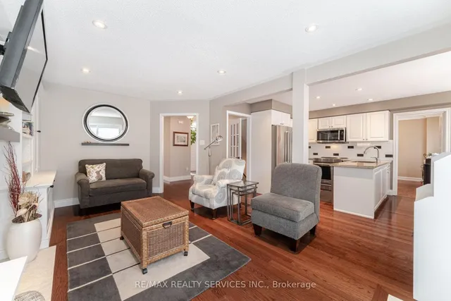 Additional image 22 of 41 Christie Dr