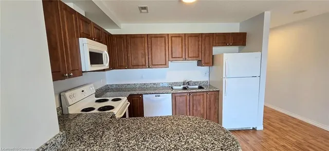 Additional image 21 of 135 James St Unit 1112