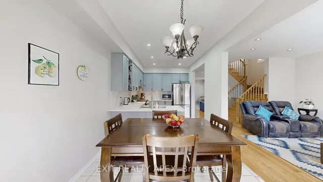 Additional image 11 of 77 Commodore Dr