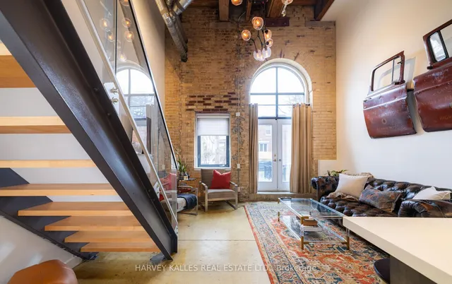 Additional image 4 of 363 Sorauren Ave Unit 111