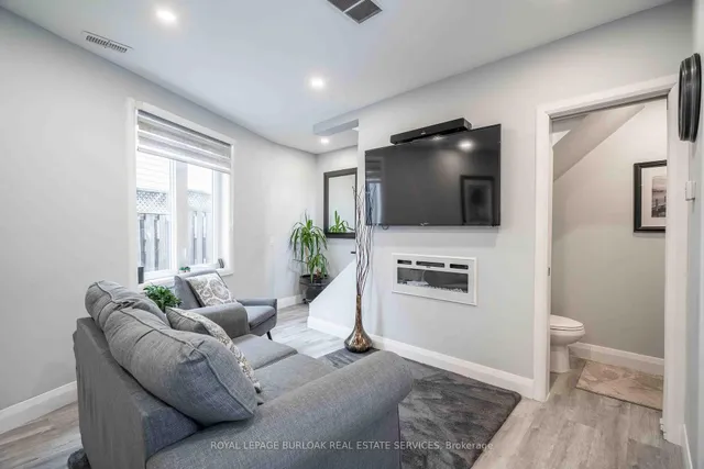 Additional image 36 of 8 Banff Dr