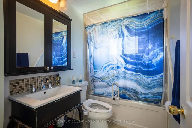 Additional image 25 of 111 Folkstone Cres