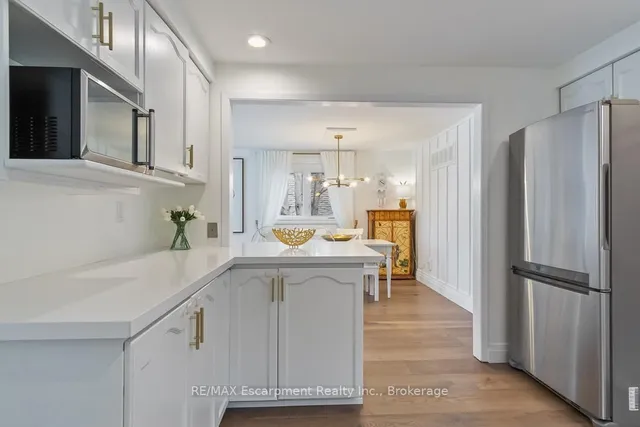 Additional image 16 of 2365 Devon Rd