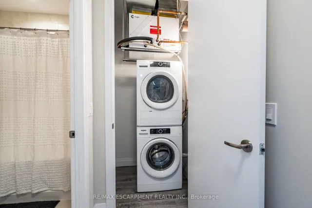 Additional image 17 of 1 Redfern Ave Unit 441