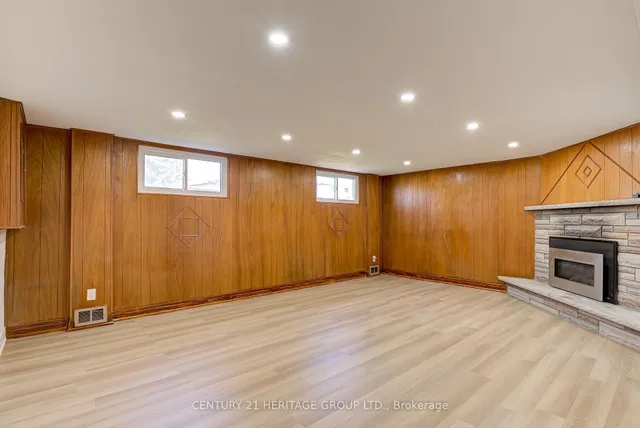 Additional image 26 of 139 Strathcona Cres