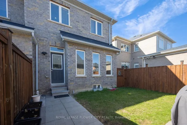 Additional image 47 of 79 Yellowknife Rd