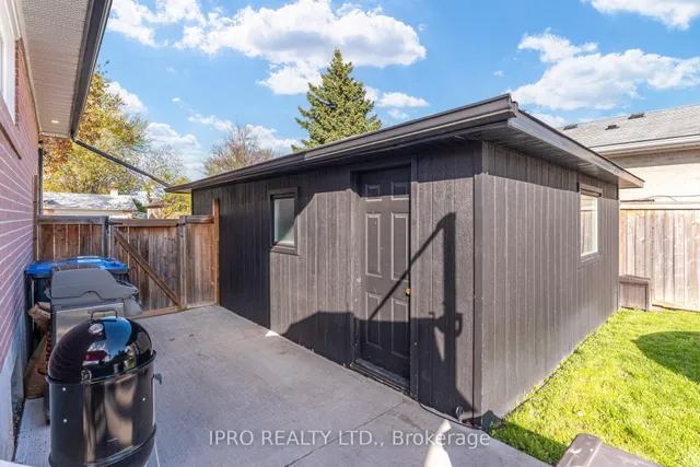 Additional image 37 of 43 Sherwood Cres