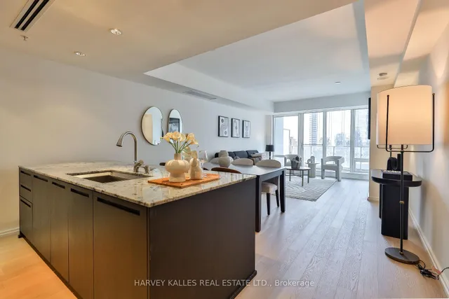 Additional image 6 of 180 University Ave Unit 3808