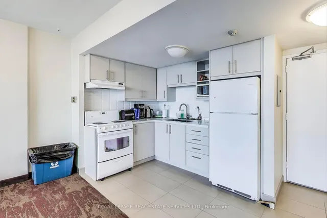 Additional image 29 of 44 Longbourne Dr Unit 1008