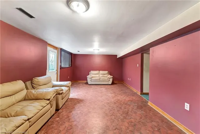 Additional image 33 of 43 Curtis Dr