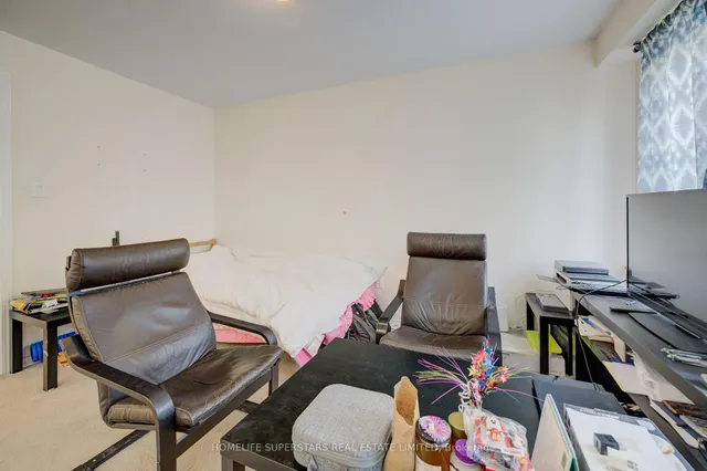 Additional image 13 of 256 Apple Hill Cres