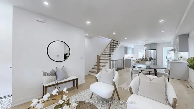 Additional image 5 of 914 Broadview Ave