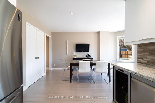 Additional image 8 of 1555 Sir Monty's Dr