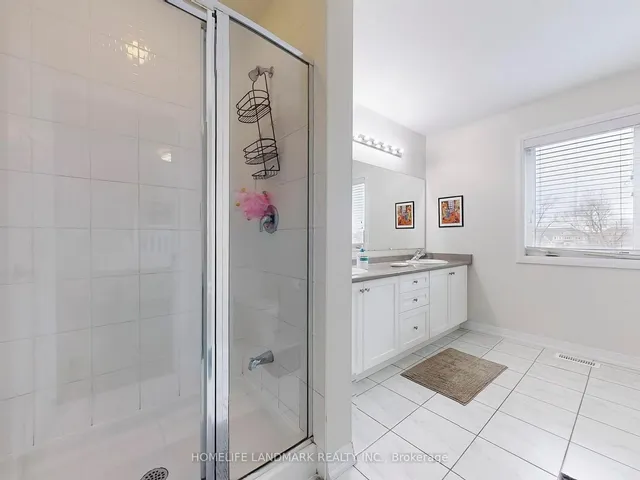 Additional image 17 of 813 Banks Cres