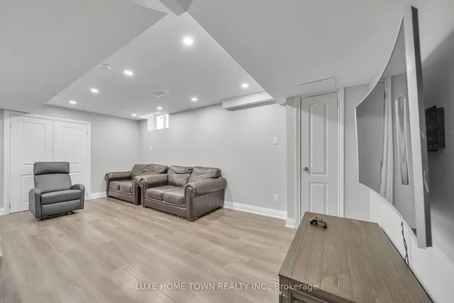 Additional image 49 of 26 Bluffwood Cres Cres