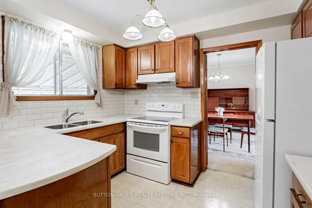 Additional image 8 of 994 Streamway Cres