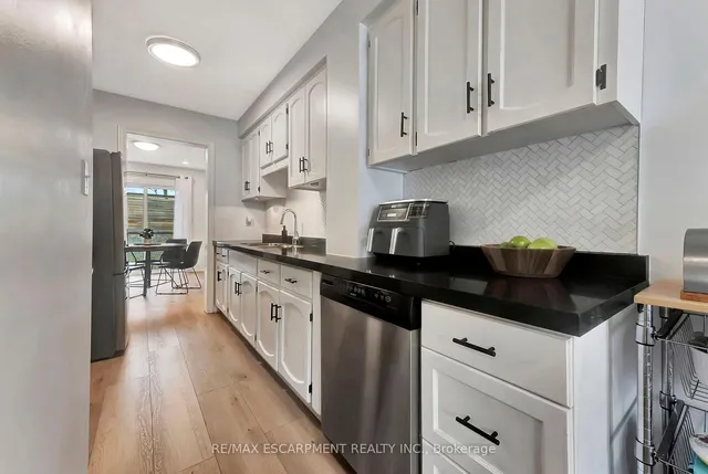 Additional image 5 of 2252 Walker's Line Unit 4