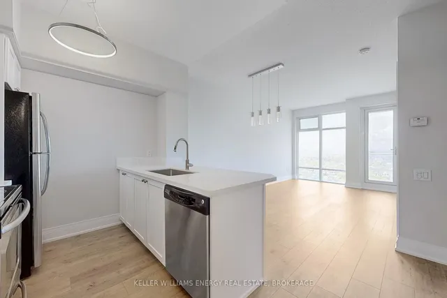 Additional image 11 of 2191 Yonge St Unit 3707