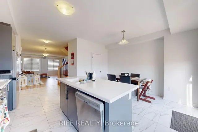 Additional image 8 of 9 Bretlon St