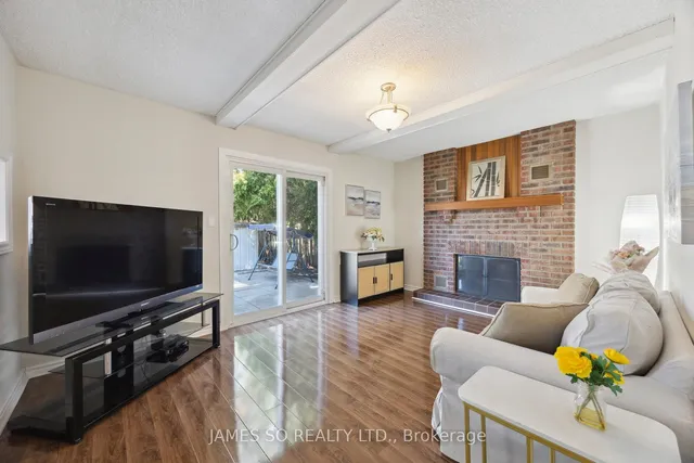 Additional image 9 of 32 Relroy Crt