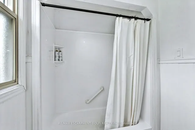 Additional image 27 of 131 Alpine Ave