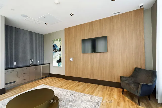 Additional image 29 of 4208 Dundas St Unit 523