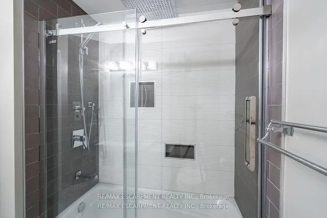 Additional image 23 of 2075 WALKERS Line Unit 246