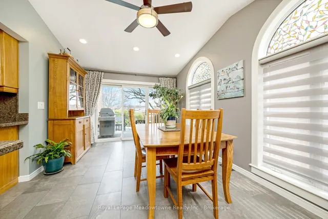 Additional image 21 of 738 Robertson Cres