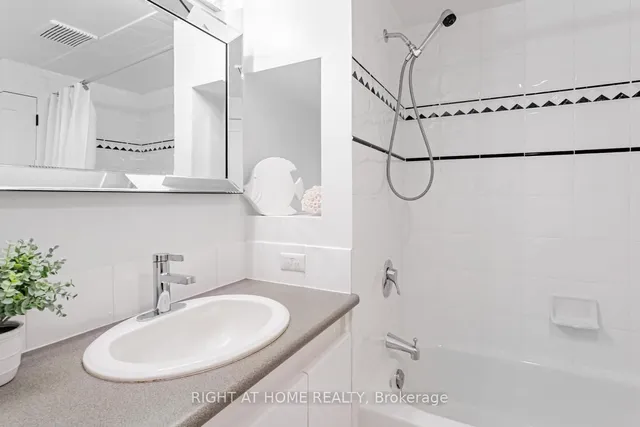 Additional image 36 of 16 Leland Ave