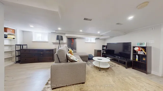 Additional image 26 of 168 Ronan Ave