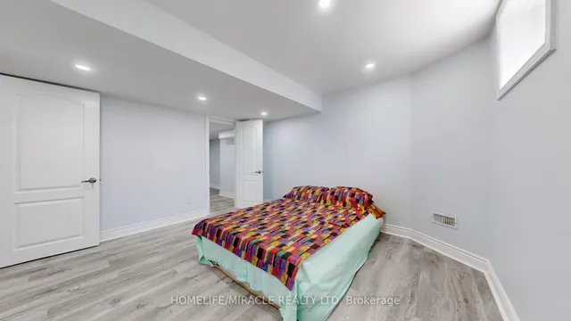 Additional image 40 of 33 Garryoaks Dr