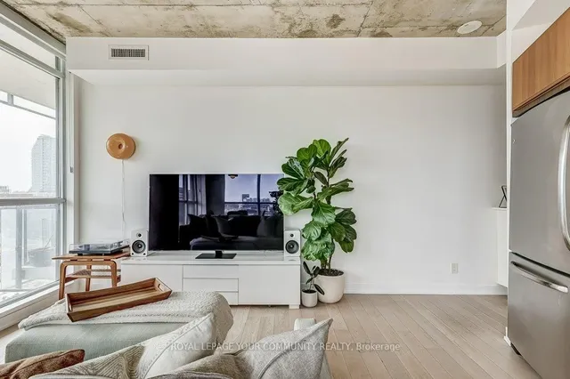 Additional image 8 of 318 King St Unit 907