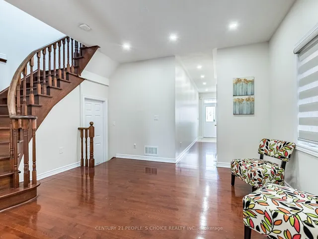 Additional image 10 of 74 Crystalview Cres