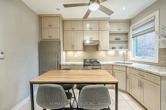 Additional image 18 of 712 Gladstone Ave