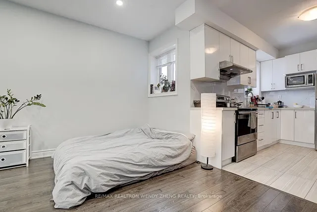 Additional image 10 of 245 Montrose Ave