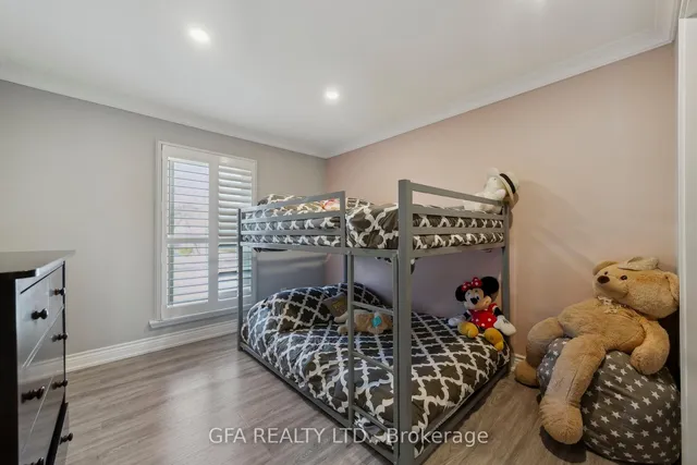 Additional image 36 of 2373 Cheverie St