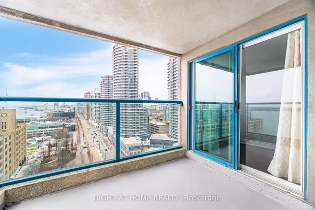 Additional image 38 of 77 Harbour Sq Unit 1812