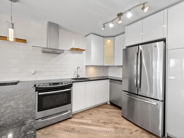 Additional image 19 of 28 Victoria Ave Unit 312