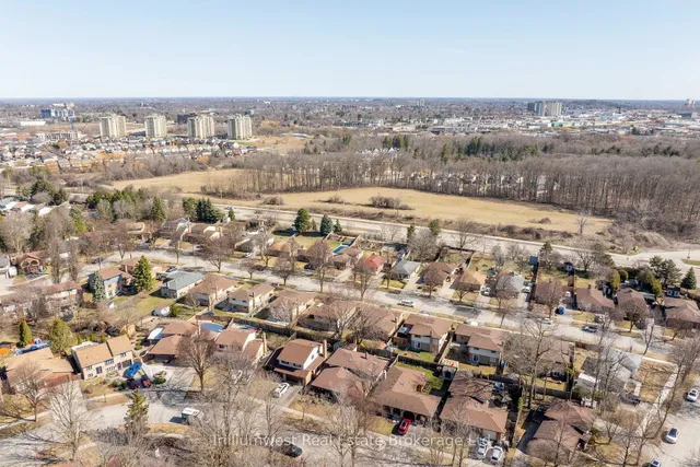 Additional image 39 of 121 Martinglen Cres